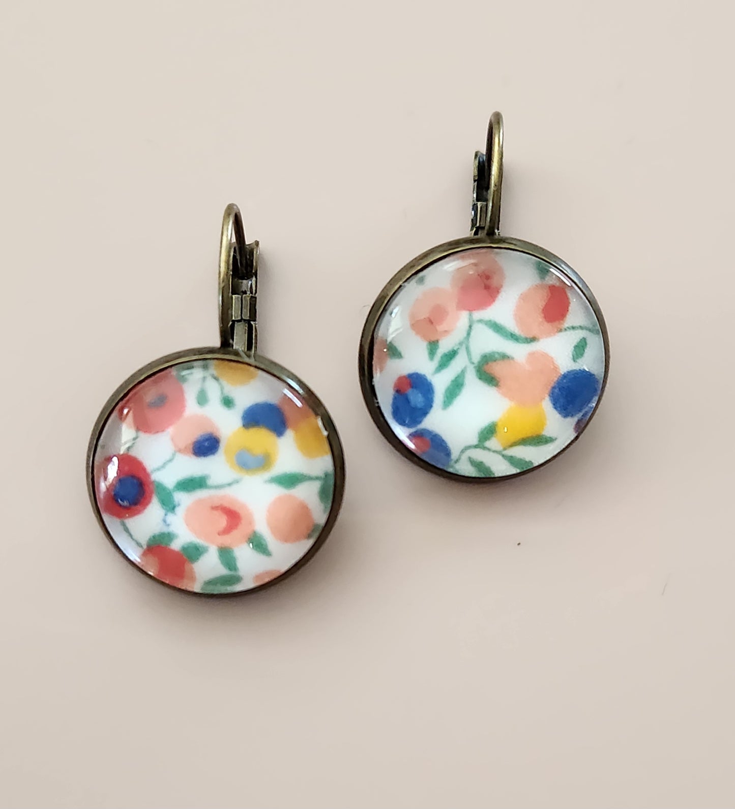 Boucles d'Oreilles Dormeuses Liberty en Laiton Bronze 18mm - Bijoux Artisanaux Faits Main - Plusieurs Coloris Disponibles