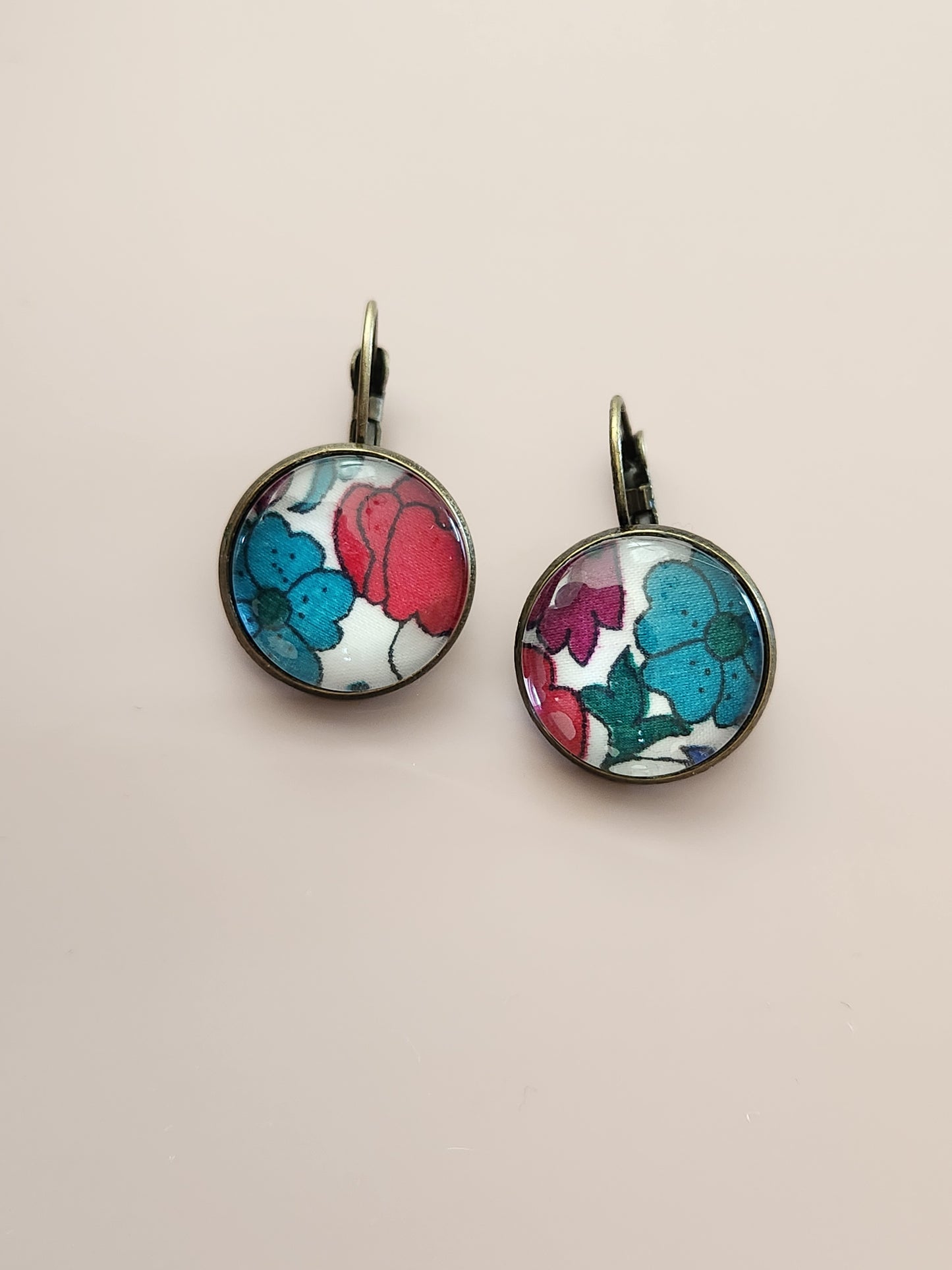 Boucles d'Oreilles Dormeuses Liberty en Laiton Bronze 18mm - Bijoux Artisanaux Faits Main - Plusieurs Coloris Disponibles
