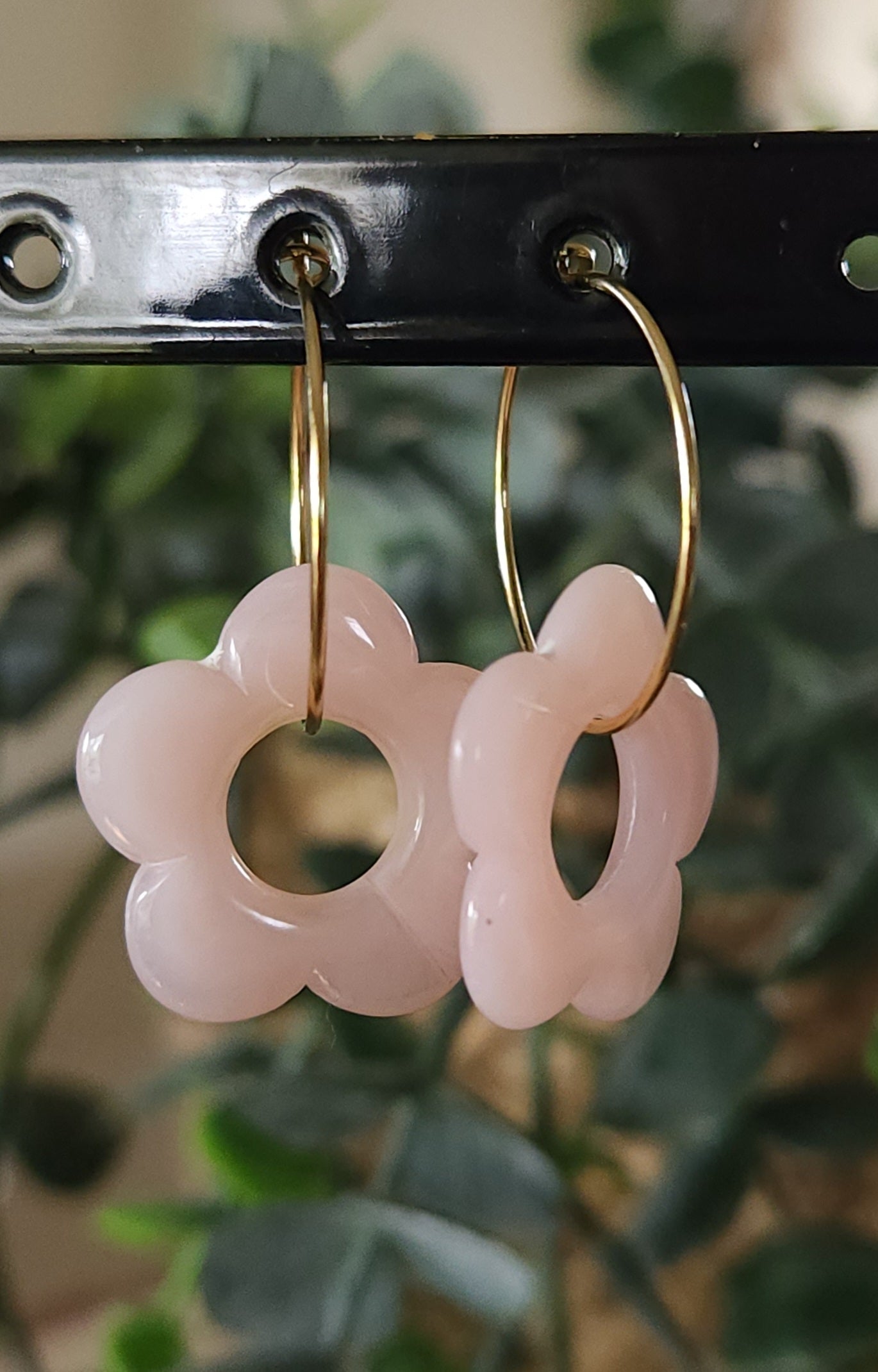 Boucles d'Oreilles Créoles Fleur en Résine 21mm - Bijoux Artisanaux Dorés Or Fin - Acier Inoxydable 316 - Plusieurs Coloris Disponibles