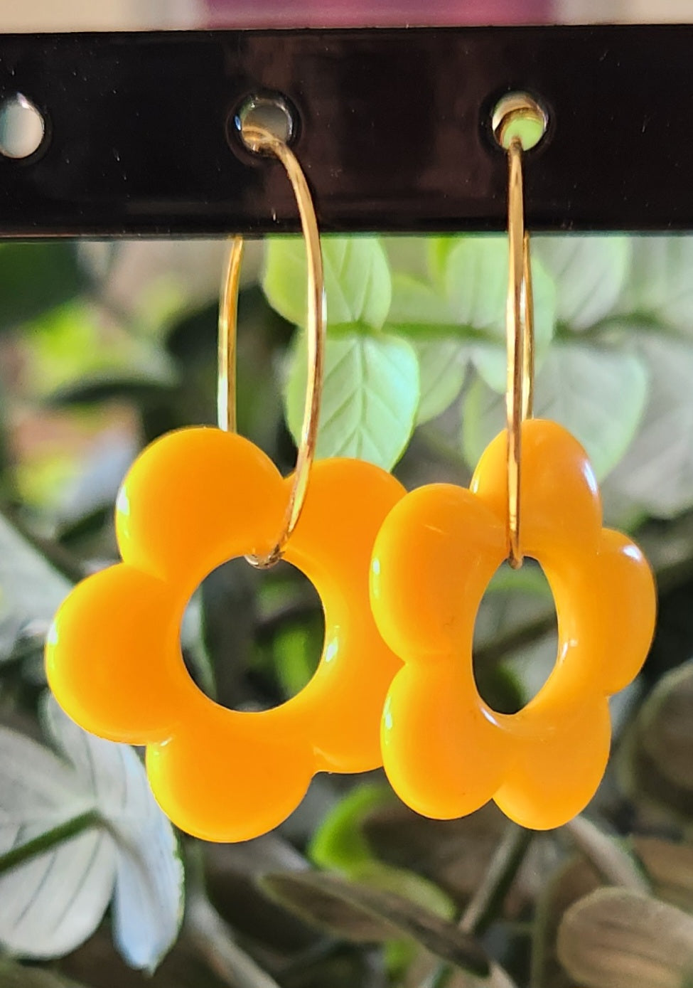 Boucles d'Oreilles Créoles Fleur en Résine 21mm - Bijoux Artisanaux Dorés Or Fin - Acier Inoxydable 316 - Plusieurs Coloris Disponibles