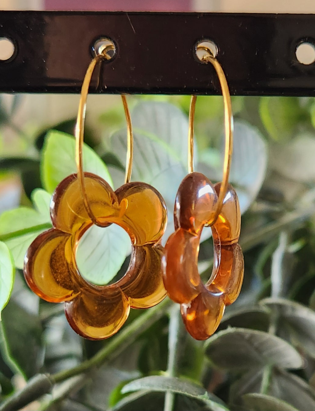 Boucles d'Oreilles Créoles Fleur en Résine 21mm - Bijoux Artisanaux Dorés Or Fin - Acier Inoxydable 316 - Plusieurs Coloris Disponibles