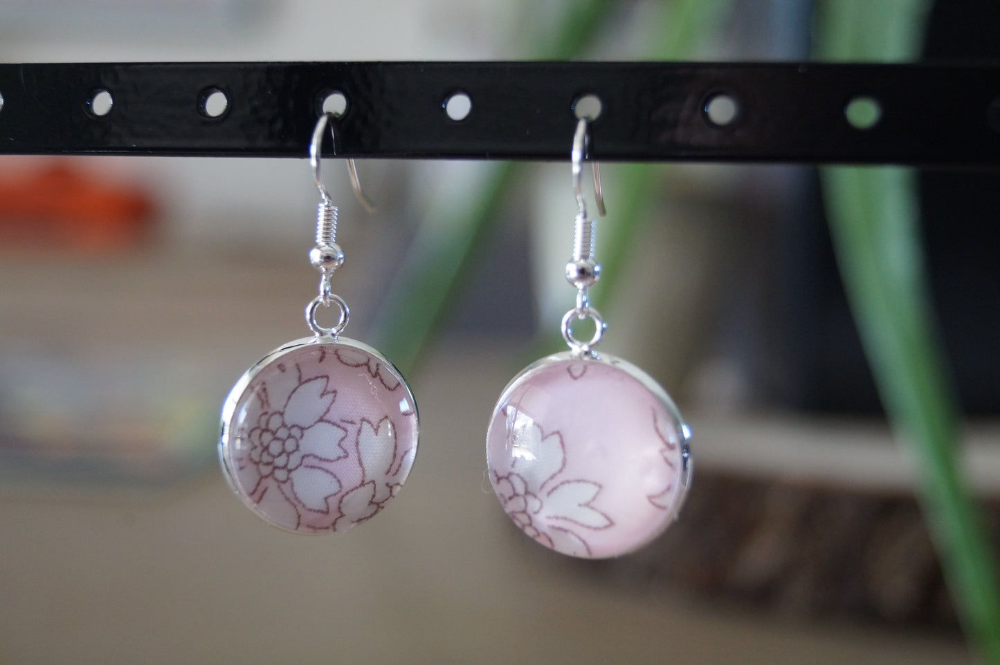 Boucles d'Oreilles Crochet Liberty Argent Vif 18mm - Bijoux Artisanaux Faits Main - Plusieurs Coloris Disponibles
