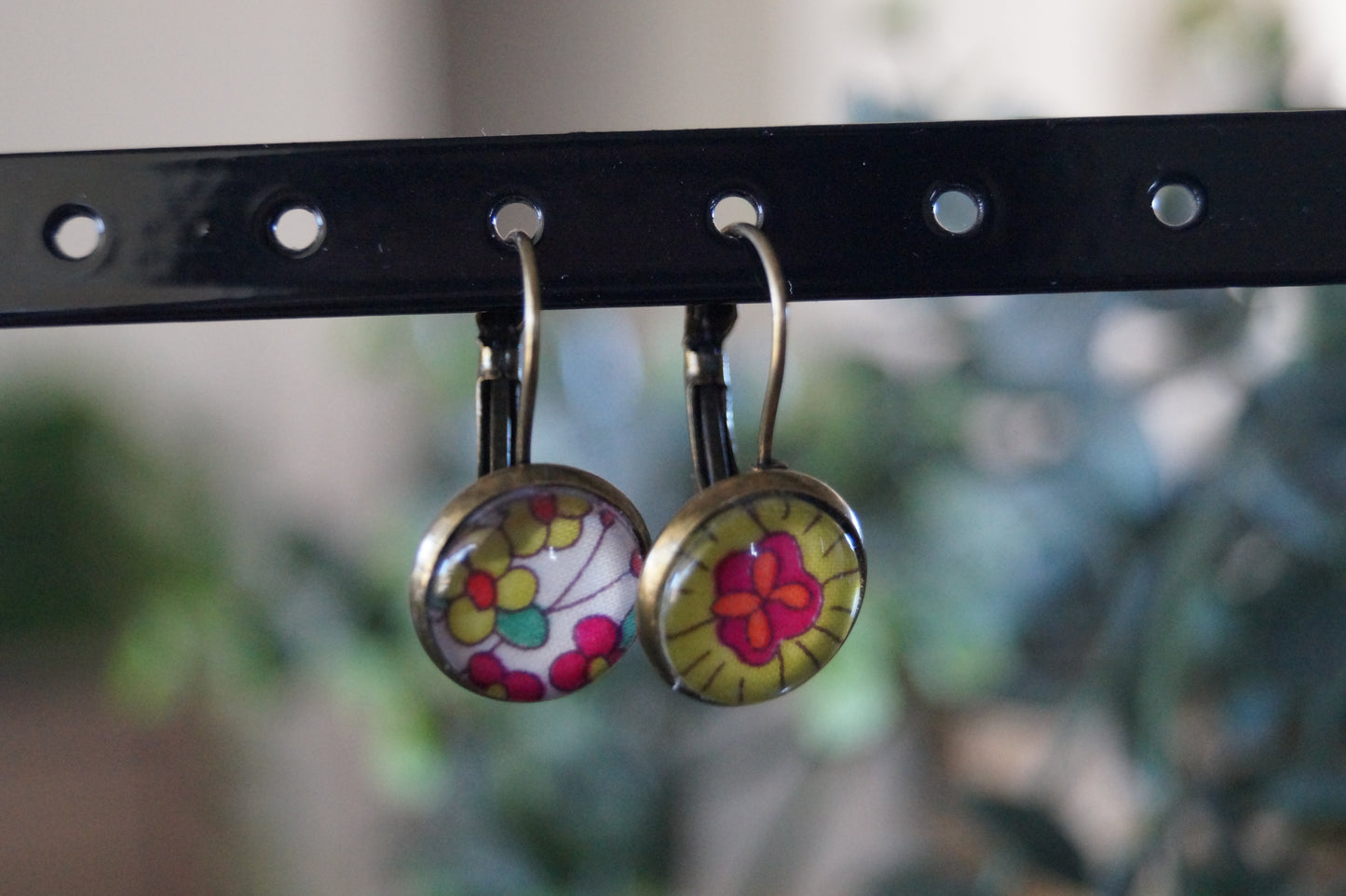 Boucles d'Oreilles Dormeuses Liberty en Laiton Bronze 12mm - Bijoux Artisanaux Faits Main - Plusieurs Coloris Disponibles